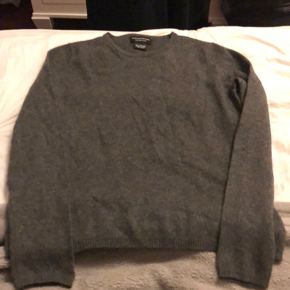 Cashmere sweater gray